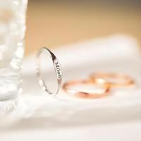 Bague de mode unisexe en acier inoxydable plaqué or 18 carats avec breloque ovale fine en forme de tulipe pour hommes et femmes