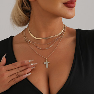 European and American Cross-Border Jewelry INS Fashion Retro Style Sparkling Cross Pendant Snake Bone Clavicle Chain Trendy - Product Image 2