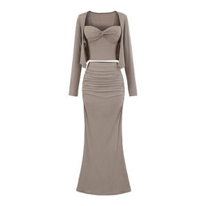 เสื้อยืดกระโปรงสองชิ้นทรงเข้ารูปคอวีแขนยาวสีพื้นของผู้หญิง - Product Image 4