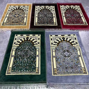 Tappeto da Preghiera in Velluto Spesso Stampato e Goffrato Antiscivolo per Pellegrinaggio in Medio Oriente, Vendita Diretta dalla Fabbrica - Product Image 2