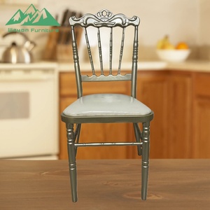 Silla <span class=keywords><strong>de</strong></span> Banquete Napoleón Dorada <span class=keywords><strong>de</strong></span> Lujo, Silla <span class=keywords><strong>de</strong></span> Boda <span class=keywords><strong>de</strong></span> Metal <span class=keywords><strong>y</strong></span> Bambú con Respaldo <span class=keywords><strong>de</strong></span> Corona para Eventos <span class=keywords><strong>de</strong></span> Hotel - Product Image 4