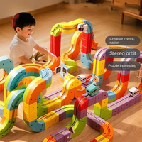Tren Eléctrico Magnético de Pista de Carreras con Bloques de Construcción Encajables 2026: Juguetes Educativos para Niños