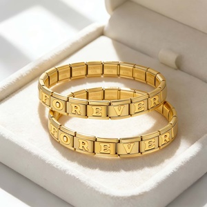 Venta al por Mayor de Cuentas de Abalorios Italianas con Letras del Alfabeto A-Z en 3D, Plateadas en Platino, de 9 mm, de Acero Inoxidable, para Hacer Pulseras con Iniciales Personalizadas - Product Image 3