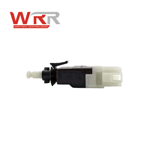 0015456709 0015459609 Interrupteur de feux stop pour Benz W203 W210 C230 E320 – Composant de contrôle du capteur de feu stop de qualité supérieure - Product Image 4