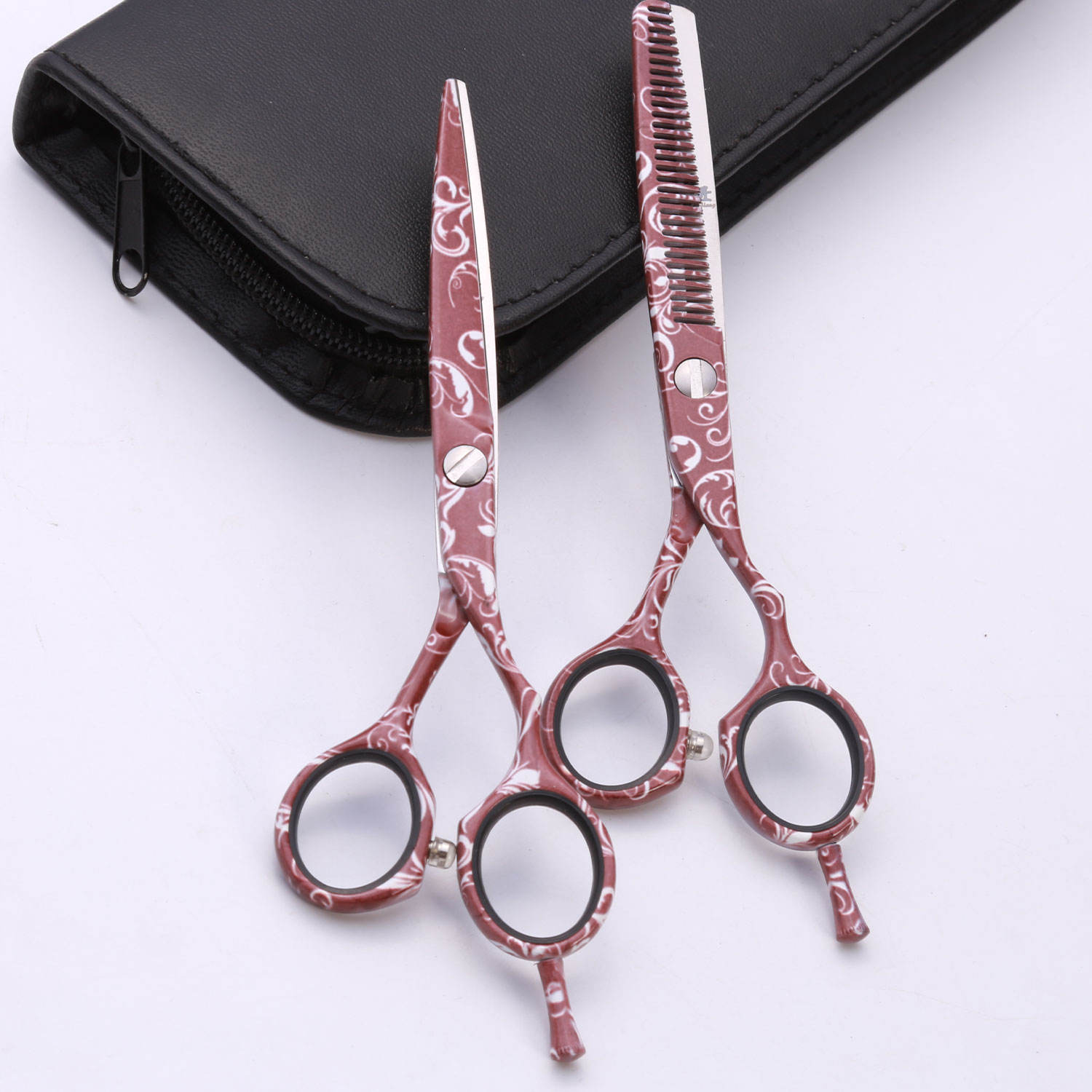 Scissors to suit