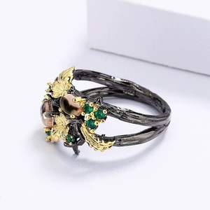 Anello Vintage Bicolore con Foglie e Cristalli, Anelli Floreali in Oro Nero con Gemme Incastonate, Gioielli Botanici Retrò per Donne - Product Image 3