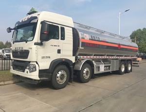 <span class=keywords><strong>Camion</strong></span>-citerne à carburant en acier inoxydable Sinotruk 8x4, nouveau <span class=keywords><strong>camion</strong></span> de transport de pétrole avec une capacité de 15000 à 30000 L, vendu avec succès dans le monde entier - Product Image 2