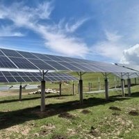 Système photovoltaïque fixe monopoteau pour poteaux, résistance à la corrosion C5, durée de vie 25-30 ans, angle d'inclinaison réglable, ISO