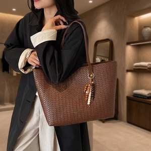 Nouveau sac fourre-tout vintage pour femme en cuir PU, couleur unie, grande capacité, bandoulière simple, fermeture éclair, printemps, été, automne, hiver - Product Image 2