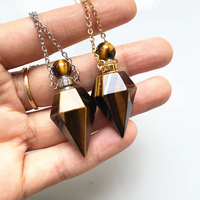 Collier pendentif en pierre de bouteille de parfum en forme de losange naturel pour femmes
