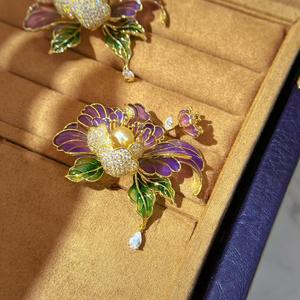 Broche Fleur de Pivoine Nanyang en Perle d'Or, Style Chinois Haut de Gamme Exquis, Épingle Cheongsam, Accents Naturels d'Eau de Mer - Product Image 3