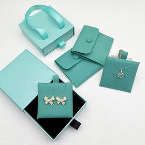 Bolsa de Embalaje para Joyería Azul Personalizada con Almohadilla Insertable Modelo 529 8*8+7.3cm Juego de Formas Personalizadas - Product Image 1