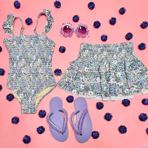 Bikini personalizado para niña, ropa de playa, bikini personalizado con etiqueta de logotipo, bañador de una pieza Flower Power Smocked - Product Image 1