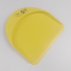 PP plastic Baking Pastry Tools Dough Cutter Cake Dough Scraper and collect the cut vegetables away
