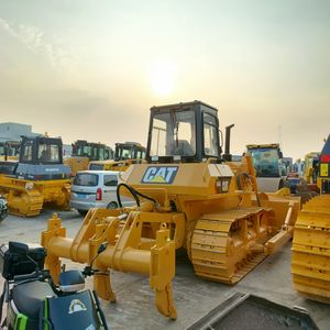 Bulldozer Caterpillar D6D Usado de Alta Calidad en Venta, Tipo Oruga, con Componente de Bomba Central, También Compatible con D6G, D6C, D6N, D7G, D7H, D7R, D8R - Product Image 2