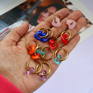 EG1035 인기 방수 데인티 18k 골드 스테인리스 스틸 램프워크 글라스 스윗하트 하트 댕글 참 허기 후프 귀걸이 - Product Image 4