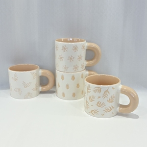 Taza de Cerámica Rosa Claro con Asa Grande, Estilo Navideño, Diseño de Ciervo de Nieve, Ecológica, Apta para Lavavajillas, Directo de Fábrica - Product Image 3
