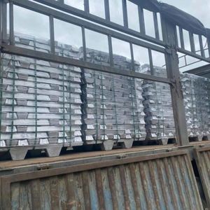 Lingot d'aluminium à vendre, pureté 99,7% 99,8%, moulage OEM, qualité supérieure, livraison rapide, prix direct usine, vente en gros disponible - Product Image 2