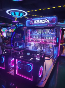 Machine de jeu d'arcade de tir de précision PK pour quatre joueurs, simulateur à monnayeur, avec support métallique durable pour objets, en anglais - Product Image 3