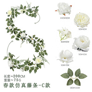 พวงหรีดดอกกุหลาบประดิษฐ์สีขาวพร้อมใบไม้สีเขียวสำหรับตกแต่งฤดูใบไม้ผลิ แขวนประตูงานแต่งงาน ขนาด 24 นิ้ว - Product Image 3