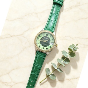 <span class=keywords><strong>Montre</strong></span> de couple personnalisée avec logo photo pour homme et <span class=keywords><strong>femme</strong></span>, <span class=keywords><strong>montre</strong></span> de luxe à quartz pour <span class=keywords><strong>femme</strong></span> avec <span class=keywords><strong>bracelet</strong></span> en <span class=keywords><strong>cuir</strong></span> pour cadeau en <span class=keywords><strong>gros</strong></span> B2B - Product Image 2