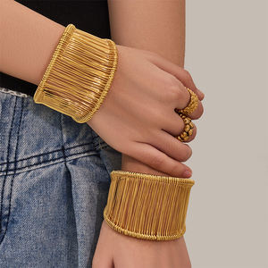 <span class=keywords><strong>Bracelet</strong></span> ouvert large de 5,3 cm en acier inoxydable HB0585, plaqué or véritable 18 carats, accessoire de mode unique et tendance - Product Image 1