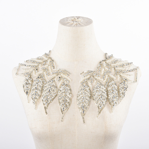 Nueva llegada de lujo hecho a mano con cuentas vestido de noche apliques cuello decorativo con cuentas a mano en forma de hoja parches para coser - Product Image 1