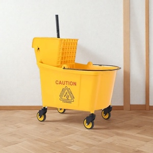 <span class=keywords><strong>Chariot</strong></span> <span class=keywords><strong>de</strong></span> nettoyage industriel à essorage pour hôtels, <span class=keywords><strong>avec</strong></span> seau essoreur et système <span class=keywords><strong>de</strong></span> pression d'eau, pour le nettoyage des sols - Product Image 1