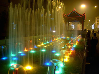 Fontaine musicale extérieure commerciale à jets d'eau dansants LED RGB, étanche IP68, en acier inoxydable