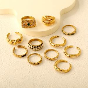 Anillos Ajustables de Acero Inoxidable Multicapa al por Mayor, Joyería Chapada en Oro de 18K, Anillos Gruesos Modernos con Ojos de Zirconia Cuadrados - Product Image 1