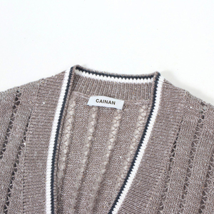 Cardigan en tricot gris personnalisé à col en V et manches longues, pull en coton côtelé ajouré tricoté pour femmes, vente en gros - Product Image 5