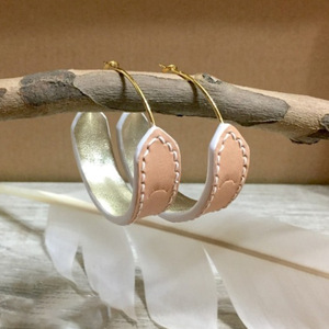 Wholesale exaggerated European and American style <b>large</b> <b>hoop</b> <b>earrings</b>, trendy and fashionable PU leather <b>earrings</b> - Product Image 3