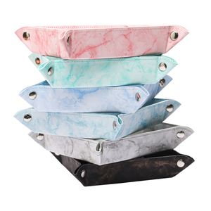 Bandeja Plegable Cuadrada de Cuero PU de Tamaño Mediano para Dados de Juego con Cuatro Esquinas y Espacios para Jugadores de Dados - Product Image 2