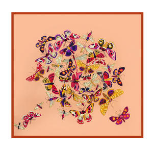 Vente en gros d'écharpes classiques en satin de créateur de qualité américaine Écharpe Hijab Écharpe à fleurs en satin de soie peint - Product Image 6