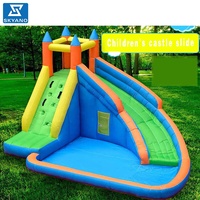 Petit château gonflable avec piscine pour enfant