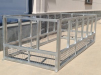 Mangeoire à balles galvanisée de haute qualité, réglable et durable, pour foin et grain