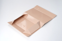 Boîte cadeau de cheesecake haut de gamme avec logo de marque personnalisé, poignée en ruban, fermeture magnétique, finition mate, pour gâteaux sucrés et desserts, adaptée aux aliments