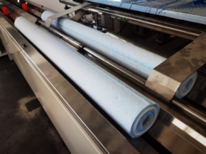 Usine <span class=keywords><strong>de</strong></span> fabrication <span class=keywords><strong>de</strong></span> rouleaux <span class=keywords><strong>de</strong></span> papier toilette <span class=keywords><strong>de</strong></span> type industriel 1575A avec unité <span class=keywords><strong>de</strong></span> gaufrage et <span class=keywords><strong>de</strong></span> rembobinage <span class=keywords><strong>de</strong></span> 1850 mm - Product Image 3