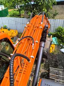 รถขุดตีนตะขาบ DX225 ปี 2022 มือสอง ขนาด 20 ตัน เครื่องยนต์คัมมินส์ กระบอกไฮดรอลิก Doosan/Hitachi//Kobelco - Product Image 6