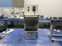 Extrudeuse bivis de paillasse, ligne de compoudage et de granulation de polymères de laboratoire pour la R&D de masterbatch