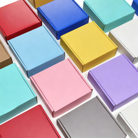 Boîte cadeau carrée 15x15x5cm, forme cube parfaite, boîte d'expédition en carton ondulé, logo personnalisé en stock