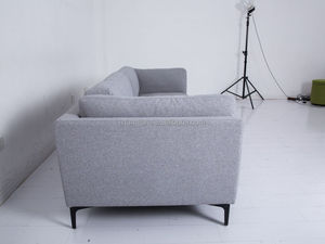 Sofá de Tela Chesterfield Nisco de Dos Plazas con Diseño Moderno, Cómodo y Duradero para Apartamentos y Hoteles - Product Image 5