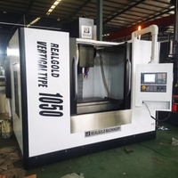Centre d'usinage vertical CNC VMC1050 BT40 GSK à déplacement de 1000 mm, haute efficacité, fourni par l'usine