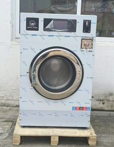 Lavatrice Industriale Commerciale a Moneta da 12 kg Completamente Automatica per Carichi Pesanti con Estrattore Integrato - Product Image 3