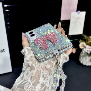 Coque de téléphone de luxe 3D avec nœud et strass en cristal pour <span class=keywords><strong>Samsung</strong></span> <span class=keywords><strong>Galaxy</strong></span> Z Fold 8 / Fold 7, coque arrière scintillante avec bracelet de poignet - Product Image 4