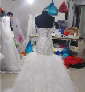 Robes de mariée scintillantes et tendance en strass, style queue de poisson glamour, pour le marché africain (vente en gros et au détail) - Product Image 4