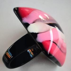 Anillo de resina de moda colorido hermoso pulido hecho a mano de la mejor calidad personalizado al por mayor para mujeres de India - Product Image 1