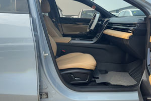 Гибридный автомобиль <span class=keywords><strong>Galaxy</strong></span> L6 2023, 125 км, Starship, с турбонаддувом, литий-железо-фосфатный аккумулятор R17, левый руль, темная кожа, автоматическая коробка передач - Product Image 4