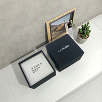 Boîtes encadrées exquises de couleur personnalisée sur mesure avec logos pour l'emballage de bijoux et de chaussettes Boîtes cadeaux écologiques en carton