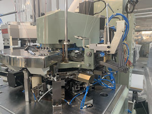 Prix d'usine, machine à tricoter des chaussettes italienne, équipement tout-en-un avec dispositif de liaison automatique des pointes de chaussettes, 3,75 de diamètre - Product Image 3